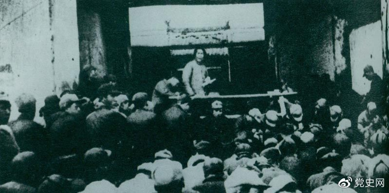 1935年12月27日，毛澤東在陜北瓦窯堡黨的活動(dòng)分子會(huì)議上作《論反對(duì)日本帝國(guó)主義的策略》報(bào)告。